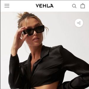 New Vehla Florence black vs155 square sunglasses